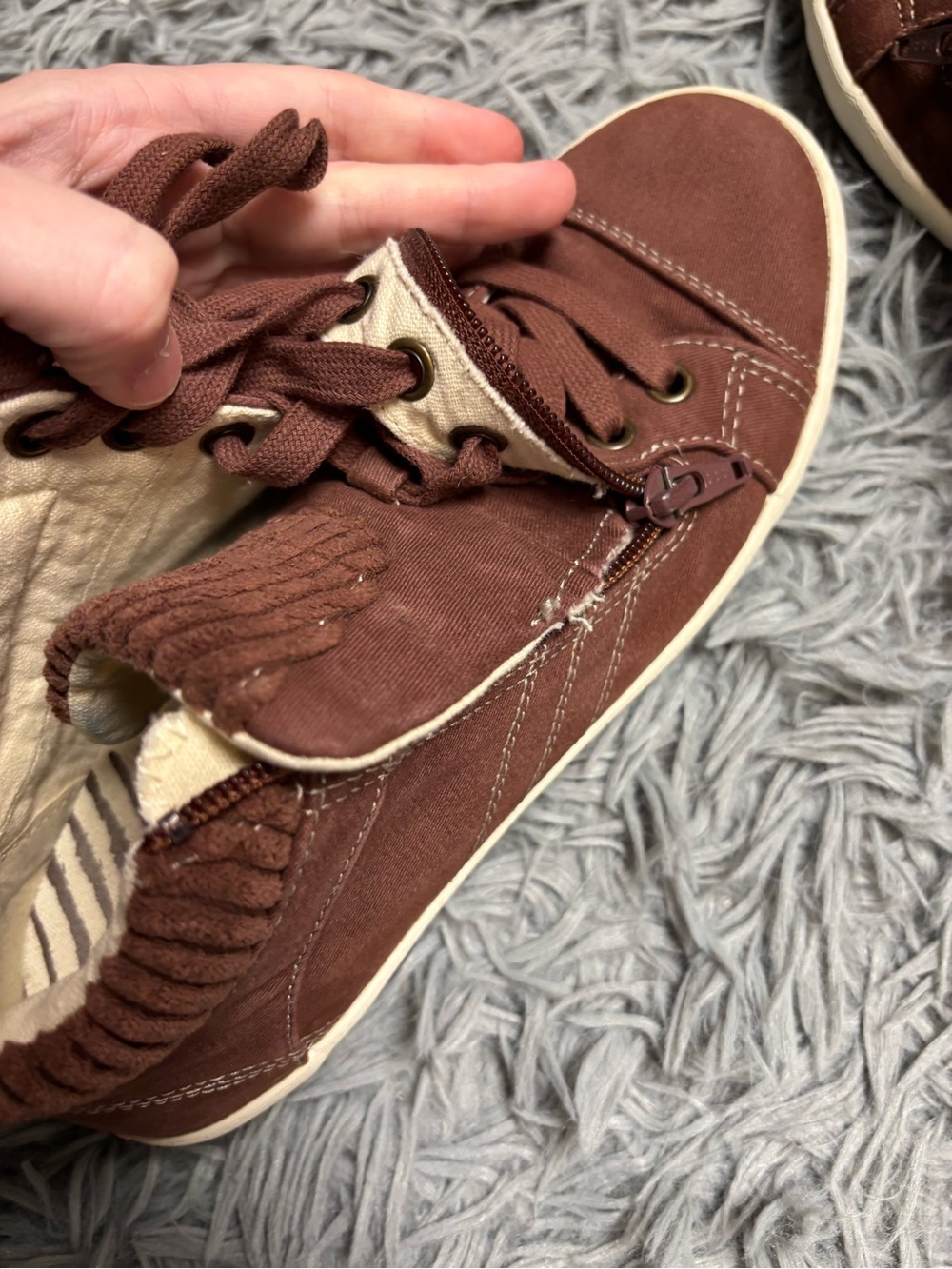 Taos Footwear Women's Startup Sneaker in the Cappuccino Distressed - Picture 11 of 15